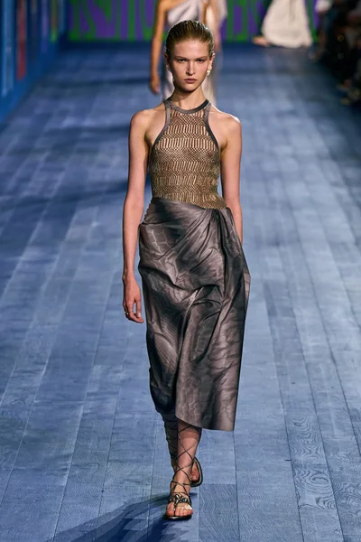 Look 23